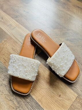 Nicole Miller NY Pearl Embellished Slide Sandals 6.5 Beaded Wedding Bridal